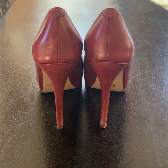 Sexy Red stilettos - Picture 3 of 6